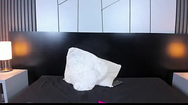 liz goth online show from February 14, 4:09 pm