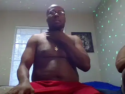 Snapshot of littbbc chatting on December 7, 9:44 pm littbbc online show from December 7, 9:44 pm