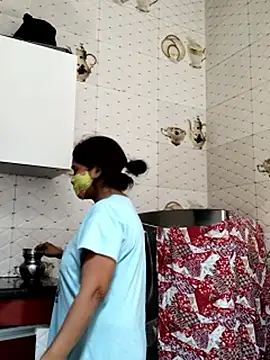 Snapshot of illay_love chatting on October 25, 5:37 am illay love online show from October 25, 5:37 am