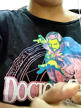 Snapshot of illay_love chatting on November 25, 5:18 am illay love online show from November 25, 5:18 am