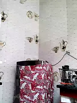 Snapshot of illay_love chatting on November 30, 6:28 am illay love online show from November 30, 6:28 am