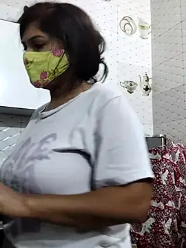 Snapshot of illay_love chatting on December 15, 3:38 pm illay love online show from December 15, 3:38 pm