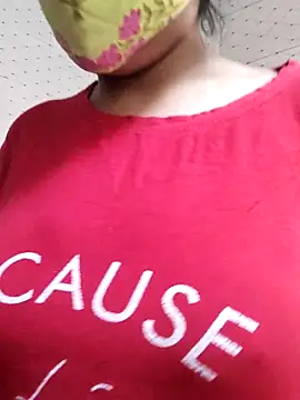 Snapshot of illay_love chatting on February 6, 6:18 am illay love online show from February 6, 6:18 am