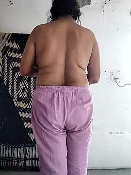 Snapshot of illay_love chatting on February 9, 7:23 am illay love online show from February 9, 7:23 am