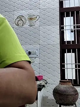 Snapshot of illay_love chatting on February 14, 3:53 pm illay love online show from February 14, 3:53 pm