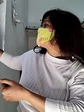 Snapshot of illay_love chatting on February 26, 7:18 am illay love online show from February 26, 7:18 am