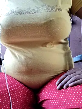 Snapshot of illay_love chatting on April 9, 5:51 am illay love online show from April 9, 5:51 am