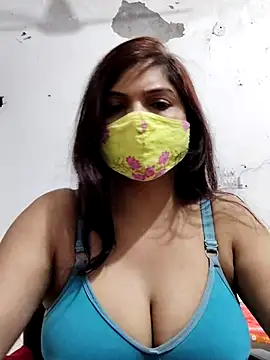 Snapshot of illay_love chatting on April 10, 6:29 am illay love online show from April 10, 6:29 am