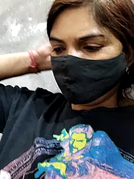 Snapshot of illay_love chatting on April 11, 6:51 am illay love online show from April 11, 6:51 am