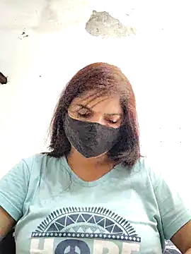 Snapshot of illay_love chatting on April 13, 5:35 am illay love online show from April 13, 5:35 am