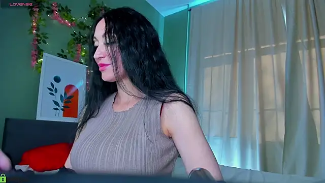 Margaret Clark  online show from April 13, 11:27 am