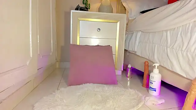 zoe sky  online show from February 15, 2:44 pm