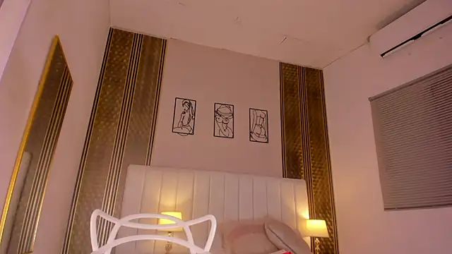 zoe sky  online show from March 25, 11:38 am