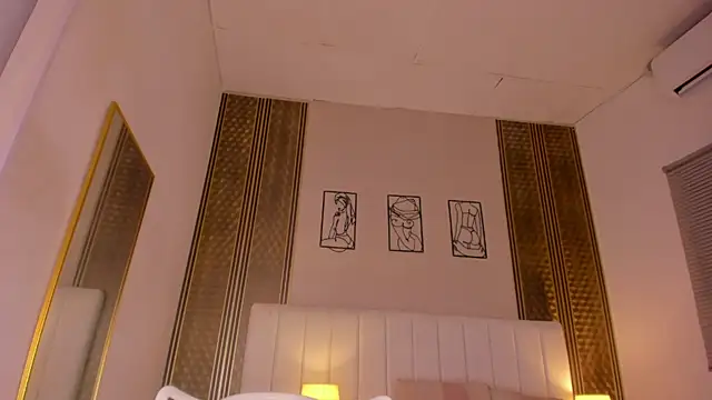 zoe sky  online show from March 27, 11:32 am