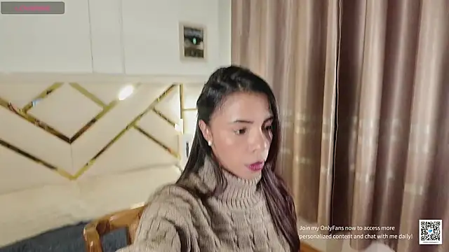 carolineamber  online show from November 14, 2:43 am