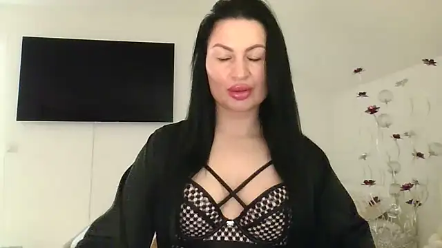 Snapshot of Helena7077 chatting on January 9, 10:52 am Helena7077 online show from January 9, 10:52 am