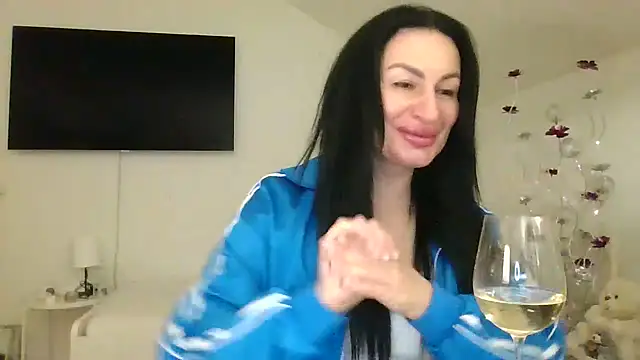 Snapshot of Helena7077 chatting on January 31, 11:35 pm Helena7077 online show from January 31, 11:35 pm