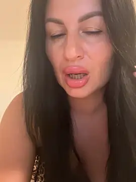 Snapshot of Helena7077 chatting on September 19, 9:04 pm Helena7077 online show from September 19, 9:04 pm