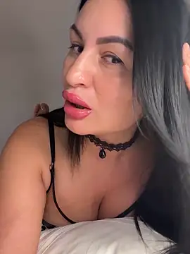 Snapshot of Helena7077 chatting on October 4, 9:13 pm Helena7077 online show from October 4, 9:13 pm