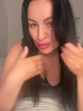 Snapshot of Helena7077 chatting on April 29, 10:38 pm Helena7077 online show from April 29, 10:38 pm