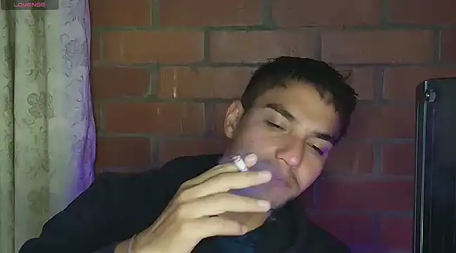 Leandro valenzuela online show from February 14, 3:54 am