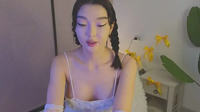 Snapshot of AudreyMell chatting on December 24, 3:26 pm AudreyMell online show from December 24, 3:26 pm