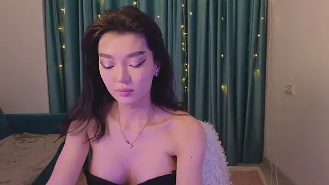 Snapshot of AudreyMell chatting on January 13, 2:32 pm AudreyMell online show from January 13, 2:32 pm