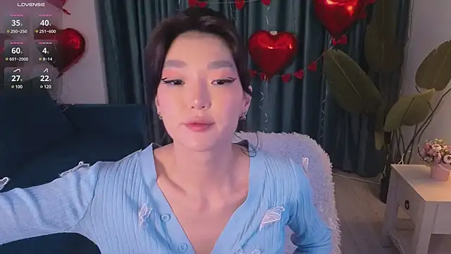 Snapshot of AudreyMell chatting on February 14, 2:54 pm AudreyMell online show from February 14, 2:54 pm