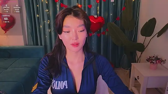 Snapshot of AudreyMell chatting on February 20, 2:35 pm AudreyMell online show from February 20, 2:35 pm