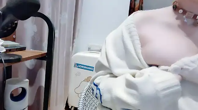 Snapshot of arena1357 chatting on December 2, 4:31 pm arena1357 online show from December 2, 4:31 pm