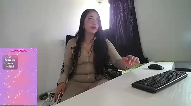 Estefany777 online show from January 7, 8:31 pm