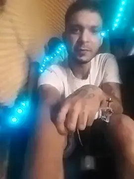 Snapshot of _Dmente_ chatting on March 5, 2:46 am  Dmente  online show from March 5, 2:46 am