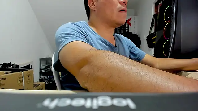 Snapshot of Jhonatan_Morales_S chatting on October 17, 4:15 am Jhonatan Morales S online show from October 17, 4:15 am