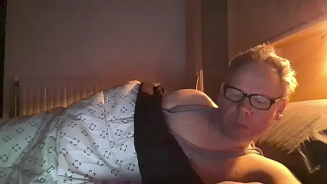 kinkyslet8 online show from March 4, 5:57 am