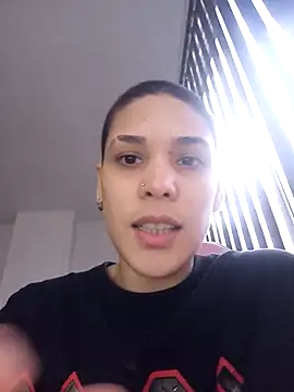 Charlee pink online show from January 5, 8:00 pm