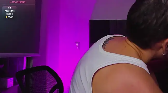 Charlee pink online show from February 9, 11:46 pm