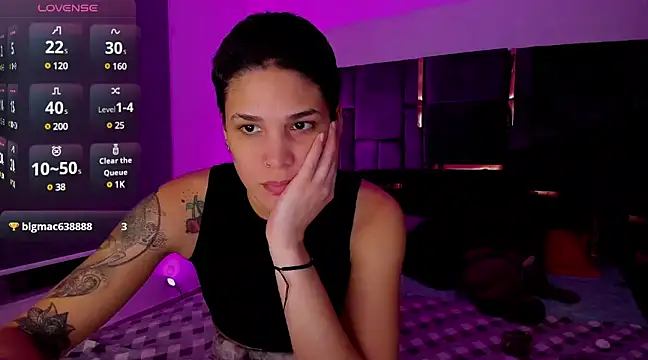 Charlee pink online show from March 7, 9:29 am