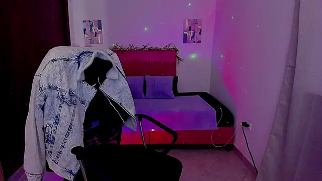 Charlee pink online show from October 3, 1:52 pm