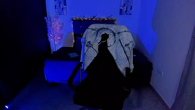 Charlee pink online show from October 9, 3:10 pm