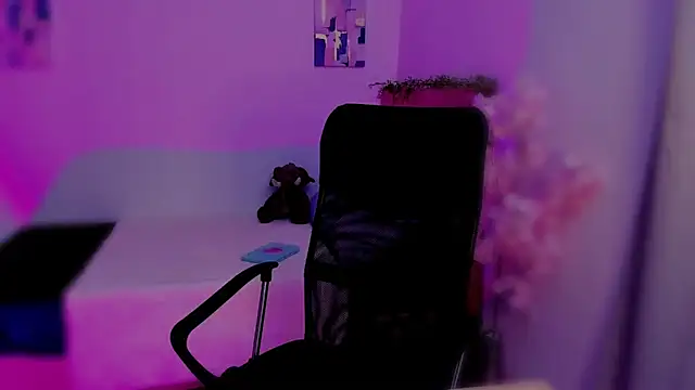 Charlee pink online show from November 15, 7:21 pm