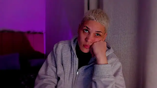 Charlee pink online show from February 21, 10:55 pm