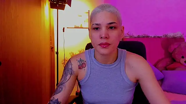 Charlee pink online show from March 29, 3:23 pm