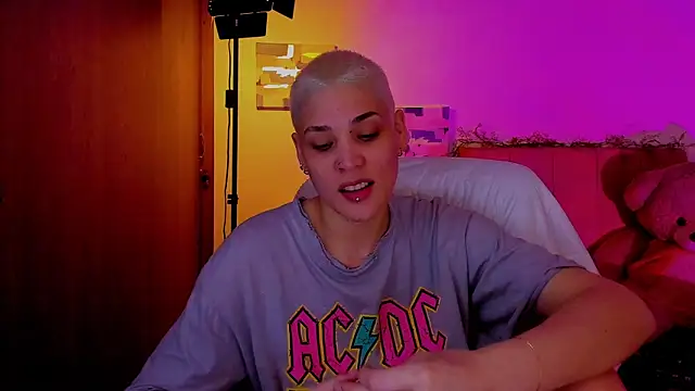 Charlee pink online show from April 8, 1:05 am