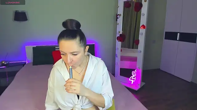 AngellLika online show from September 25, 6:00 pm