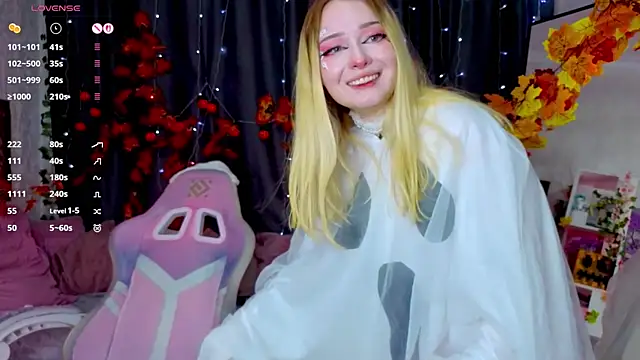 ElswythCovil online show from October 28, 4:05 am