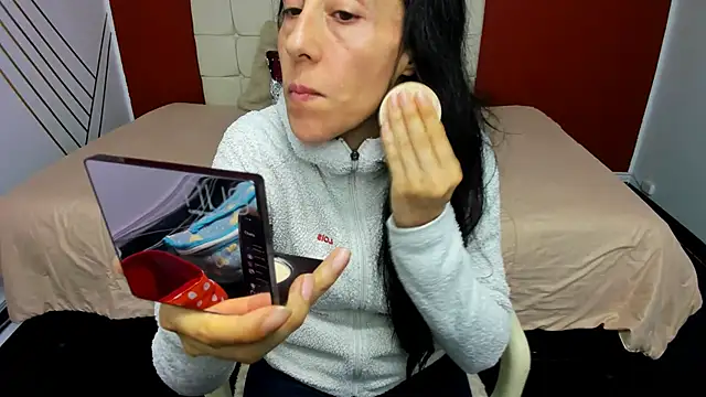 Snapshot of Abrillee1 chatting on February 17, 7:42 pm Abrillee1 online show from February 17, 7:42 pm