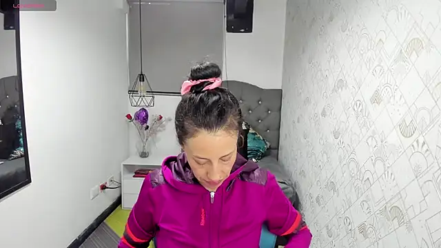 Snapshot of Abrillee1 chatting on March 21, 11:44 am Abrillee1 online show from March 21, 11:44 am