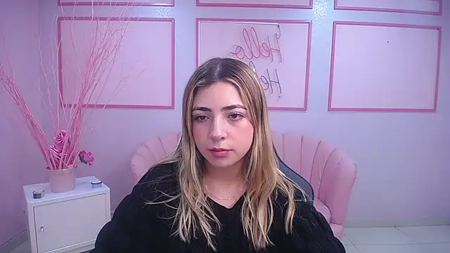 Snapshot of channel_blonde_a chatting on December 1, 4:51 pm channel blonde a online show from December 1, 4:51 pm