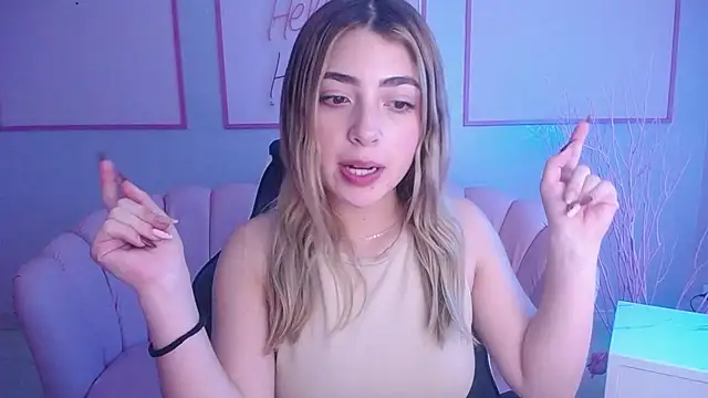 Snapshot of channel_blonde_a chatting on December 3, 4:25 am channel blonde a online show from December 3, 4:25 am