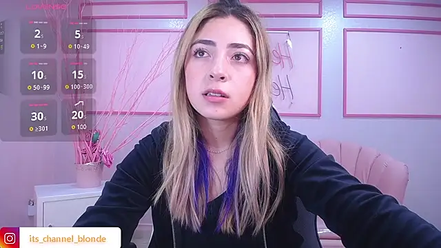 Snapshot of channel_blonde_a chatting on December 23, 6:05 pm channel blonde a online show from December 23, 6:05 pm